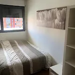Quiet Modern 2 Bed Apartment With Balcony, Pool And Free Parking